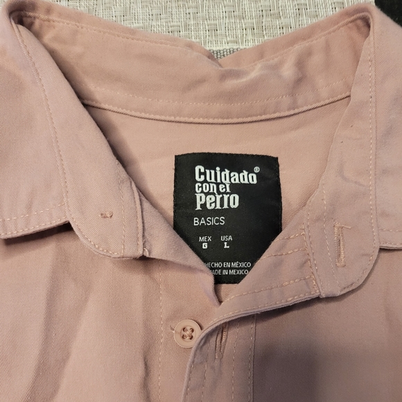 Cuidado Con el Perro, Size Large, used good condition, dark lilac in color - Picture 3 of 5